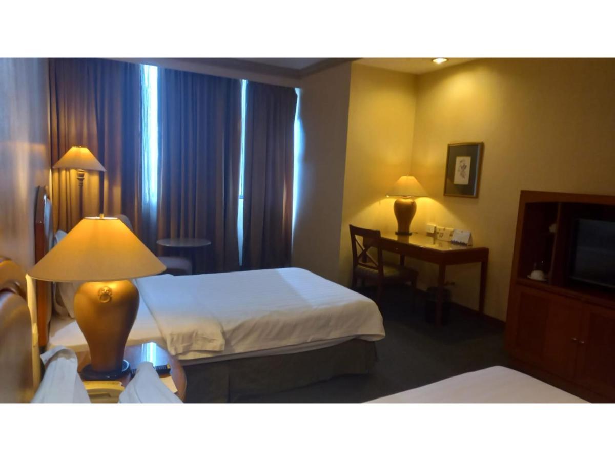 Capital O 914 Makati Palace Hotel Makati City Bagian luar foto