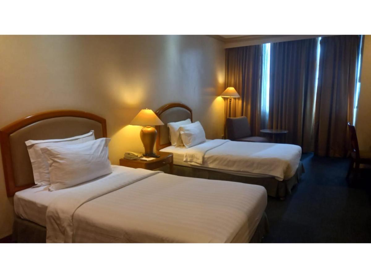 Capital O 914 Makati Palace Hotel Makati City Bagian luar foto